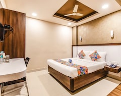 Khách sạn OYO 4324 Hotel Emerald Manor (Chennai, Ấn Độ)