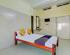 Khách sạn Spot On 76293 J.p Tourist Home (Kollam, Ấn Độ)