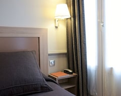 Hotel Apollinaire (Paris, France)