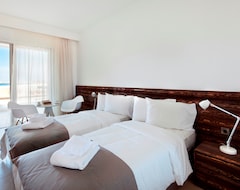 Khách sạn Amphora Hotel & Suites (Kato Paphos, Síp)