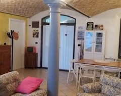Toàn bộ căn nhà/căn hộ Two Rooms In The Restored Country House (Parma, Ý)