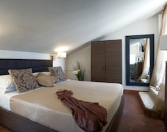 Khách sạn Navona Luxury Apartments (Rome, Ý)