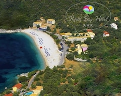 Rouda Bay Beach Hotel (Mikros Gialos, Greece)