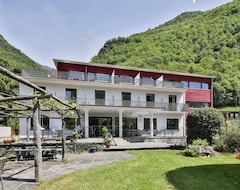 Hotel Cristallina Eco (Coglio, Suiza)