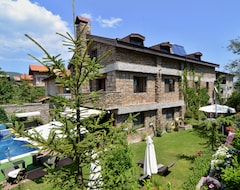 Khách sạn Hotel Villa Vuchev (Velingrad, Bun-ga-ri)