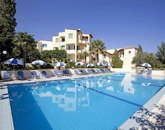 Hotel Silvia Apartments (Koutouloufari, Greece)