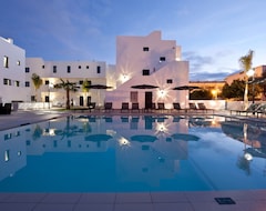 Apart Otel Migjorn Ibiza Suites & Spa (Playa d'en Bossa, İspanya)