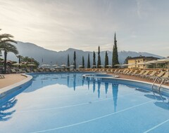 Hotel Caravel (Limone sul Garda, İtalya)