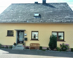 Toàn bộ căn nhà/căn hộ Cozy Apartment With Private Garden In Nisterau (Nisterau, Đức)