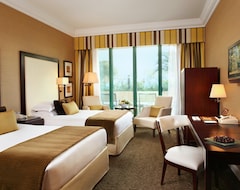 Hotel Movenpick Grand Albustan Dubai (Dubái, Emiratos Árabes Unidos)