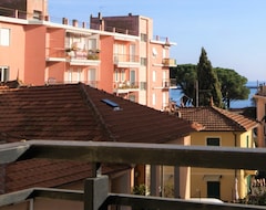 Pensión Apartment For 4 Persons (Diano Marina, Italia)