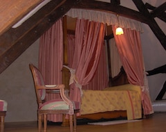 Bed & Breakfast Chambre d'hotes Saint Jacob Relais de Chasse du XVIII Siecle (Les Fougerêts, Pháp)