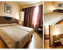 Hotelli Hotel Albret (Pamplona, Espanja)