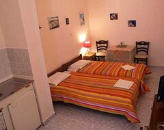 Otel Vizantio Apartments (Hermoupolis, Yunanistan)