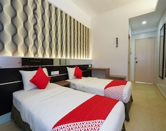Khách sạn Super Oyo 44083 Hotel Orchard Inn (Seri Manjung, Malaysia)