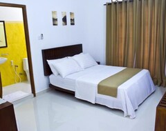 Khách sạn Hotel 12 (Mount Lavinia, Sri Lanka)