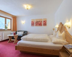 Hotelli Hotel Traube (Pettneu am Arlberg, Itävalta)