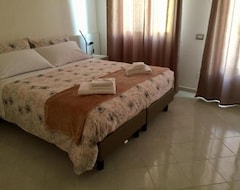 Pensión Nue Rooms (Cagliari, Italia)