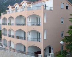 Aparthotel Apartments Grozdana (Gradac, Croatia)