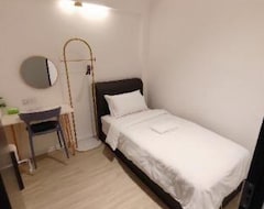 Hotel Sentosa Single Room Share Bath (Kota Bharu, Malezija)