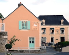 Hôtel Auberge du Cheval Blanc Hotel (Beaumont-Pied-de-Boeuf, France)