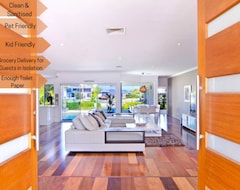 Tüm Ev/Apart Daire Bellevue Retreat Waterfront Home (Burleigh Heads, Avustralya)