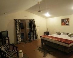 Hotel Royal Bamhni (Agra, India)