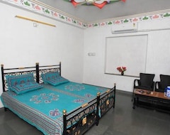 Khách sạn OYO 12250 Home Kesar Vilas near Trident Udaivilas (Udaipur, Ấn Độ)