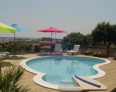 Cijela kuća/apartman Air-conditioned Apartment With Swimming Pool At 2.5km. Sandy Beaches (Furiani, Francuska)
