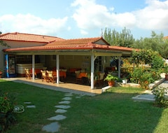 Hotel Evripidis (Afytos, Greece)