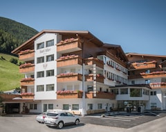 Khách sạn Hotel Adler (Ahrntal, Ý)