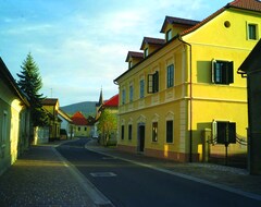 Bed & Breakfast Vila Castanea (Kostanjevica na Krki, Slovenia)