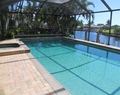 Entire House / Apartment Beautiful Gulf Access Canal Views With Heated Pool. (Cape Coral, USA)