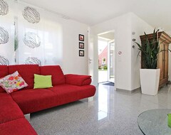 Casa/apartamento entero Luxurious, Modern Apartment With Fireplace And Terrace (Osteel, Alemania)