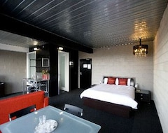 Hotel St Kilda Beach House (Melbourne, Australia)