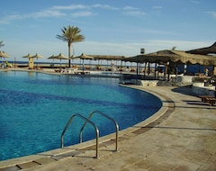 فندق Carnelia Beach Resort (مرسى علم, مصر)