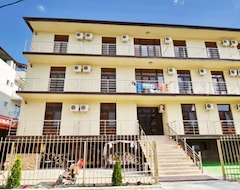 Khách sạn Gold Guest House (Vityazevo, Nga)