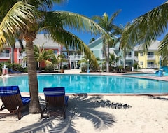 Resort/Odmaralište Sandyport Beach Resort (Nassau, Bahami)
