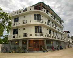 Otel Smera Grand (Maamingili, Maldivler)