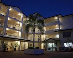 Căn hộ có phục vụ Golden Sands Beachfront Resort (Cairns, Úc)