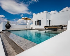 Hotel Vineyard Exclusive Suites (Akrotiri, Greece)