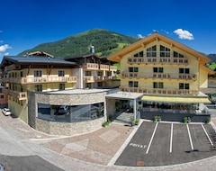 Hotel Alpina (Saalbach Hinterglemm, Avusturya)