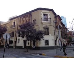 Khách sạn Paris 813 (Santiago, Chile)