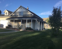 Toàn bộ căn nhà/căn hộ Mountain Valley Getaway. Cozy Farmhouse Near A Beautiful Lake In Northern Utah. (Mantua, Hoa Kỳ)