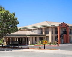 Khách sạn Super 8 By Wyndham Salinas (Salinas, Hoa Kỳ)