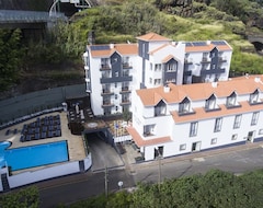 Santa Cruz Village Hotel (Santa Cruz, Portekiz)