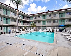 Khách sạn Motel 6 North San Bernardino (San Bernardino, Hoa Kỳ)