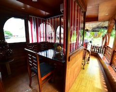 Hotel White Rose Houseboats (Vaikom, Indien)