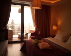 Hotel Mythos Luxury Rooms (Predeal, Romania)