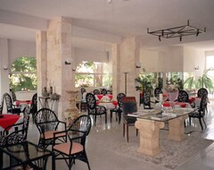 Hotel Villa George (Kriopigi, Grecia)